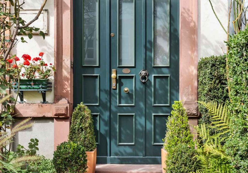 10 Curb Appeal Landscaping Ideas You Can DIY