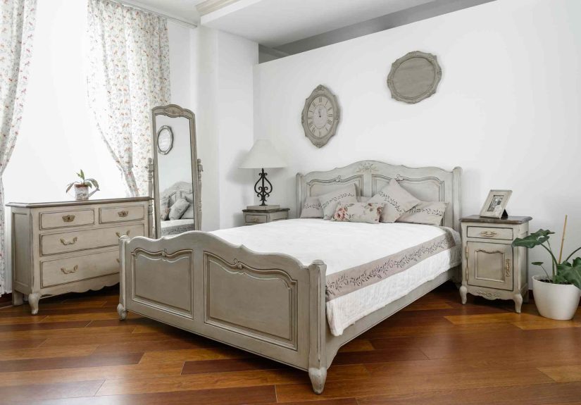 5 Bedroom Features That Are Always Eyesores, Designers Say