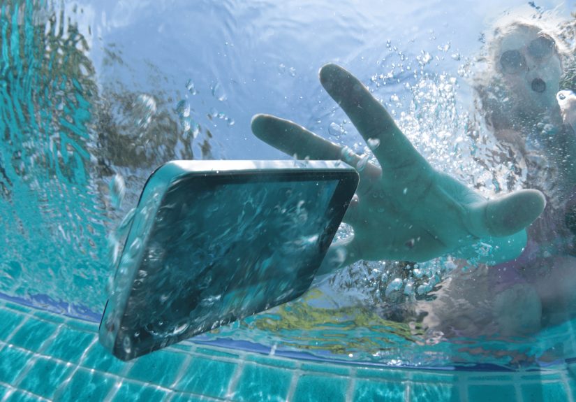 What to Do If You Drop Your Phone in Water