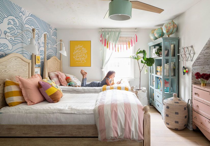 How to Clean Ceiling Fans Without Making a Mess