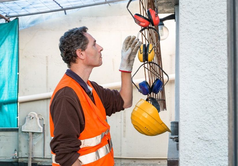 Noise-Induced Hearing Loss Symptoms, Causes, and Treatment