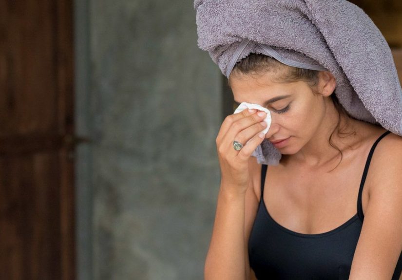 Witch Hazel for Face: Benefits and Risks for Skin Conditions