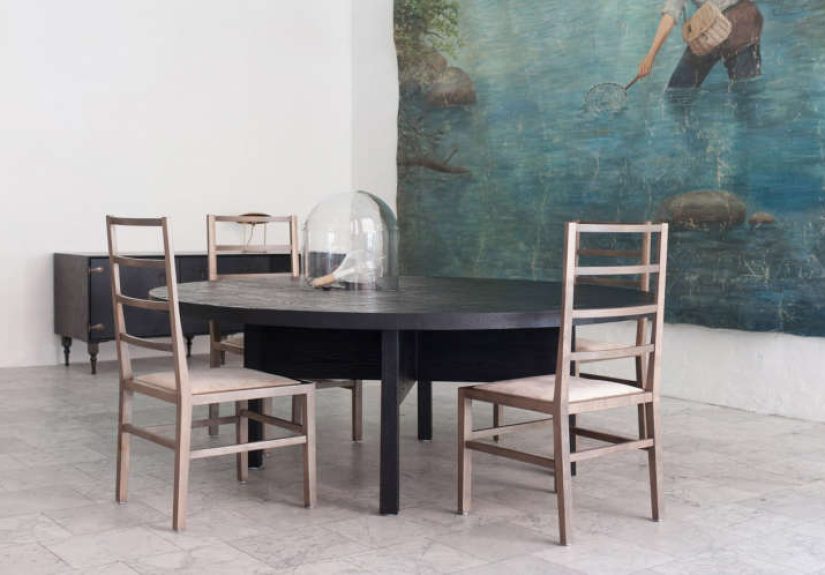 10 Easy Pieces: Distressed Furniture in Black