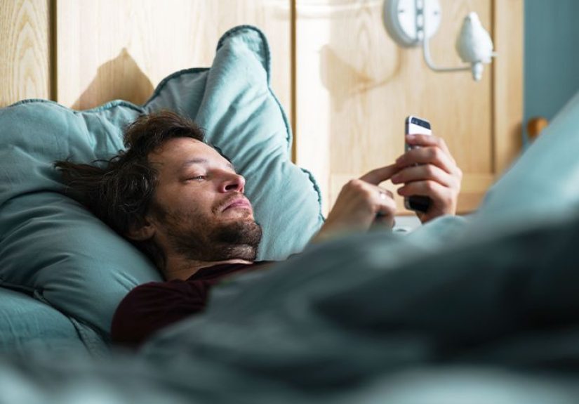 Could Hitting the Snooze Button Help You Feel More Rested?