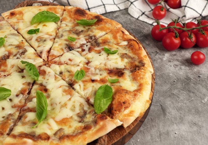 How to Bake a Totino's Party Pizza: 9 Steps