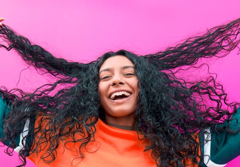 How to Strengthen Hair: 10 Tips and DIY Treatments