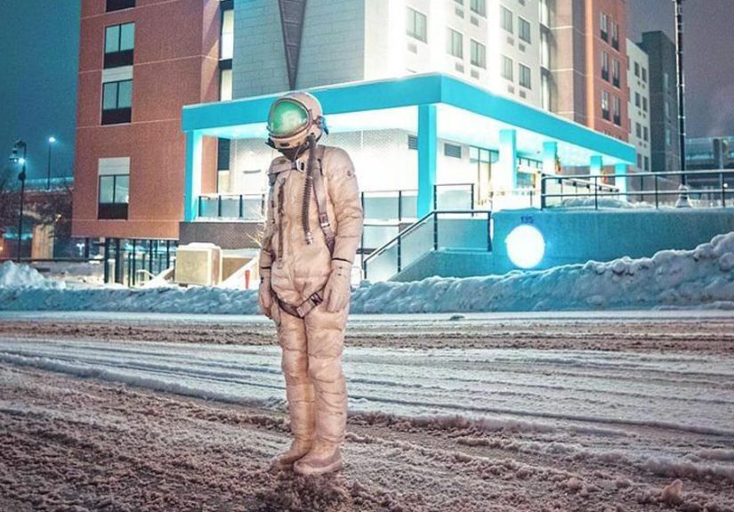 I Took 40 Pictures Of An Astronaut Character Posing Around Futuristic And Dystopian Cities