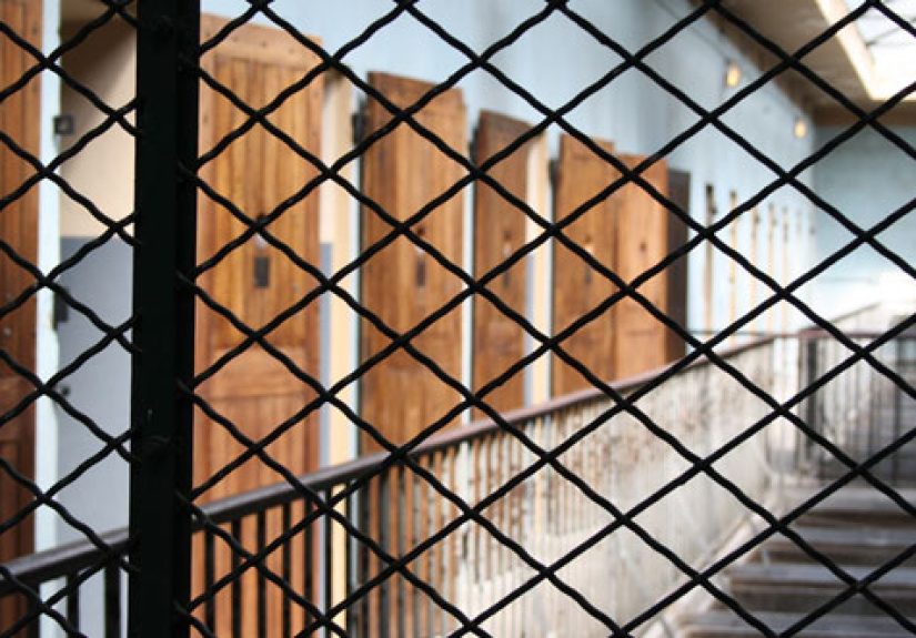 10 Shockingly Daring Prison Escapes