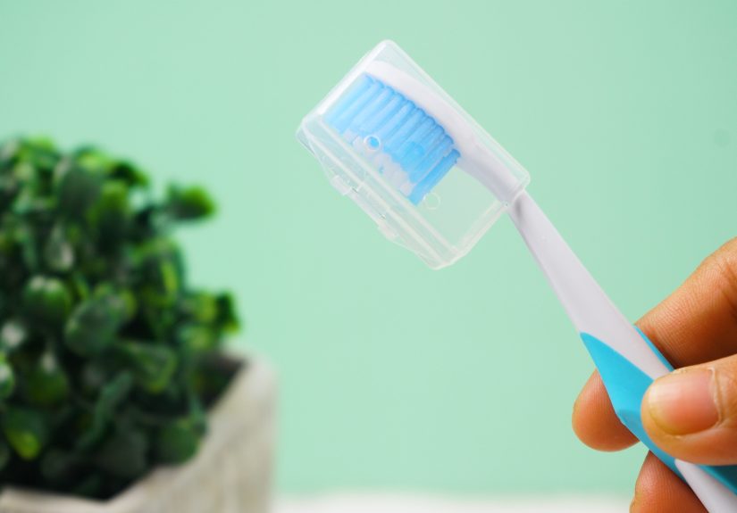 How to Sanitize a Toothbrush: 10 Steps