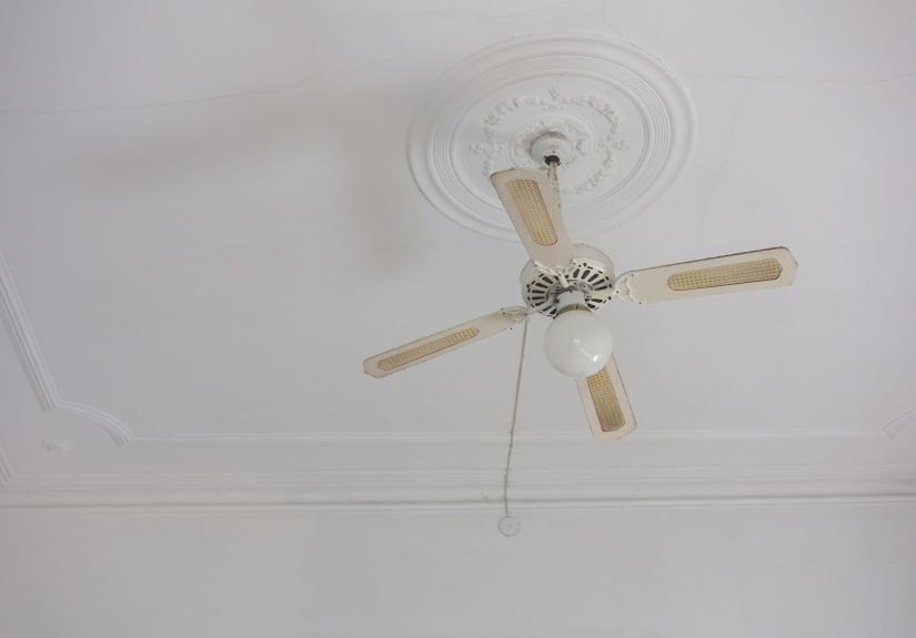 Remodelista Reconnaissance: A Caned Ceiling Fan in a Summer Bedroom