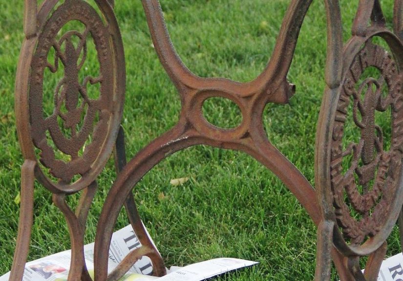Sewing Machine Base Becomes a Beautiful Side Table