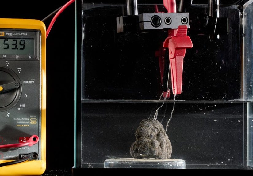 Could Polymetallic Nodules on the Ocean Floor Work Like Batteries?