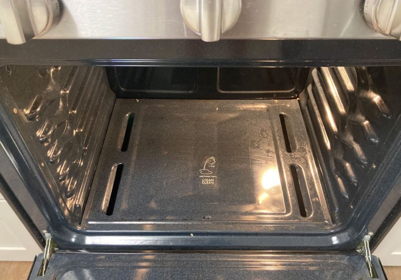 How To Clean an Oven With Lemon