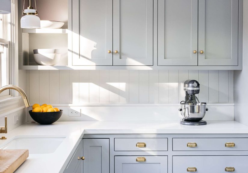 How to Degrease Painted Kitchen Cabinets the Right Way Without Damaging Them