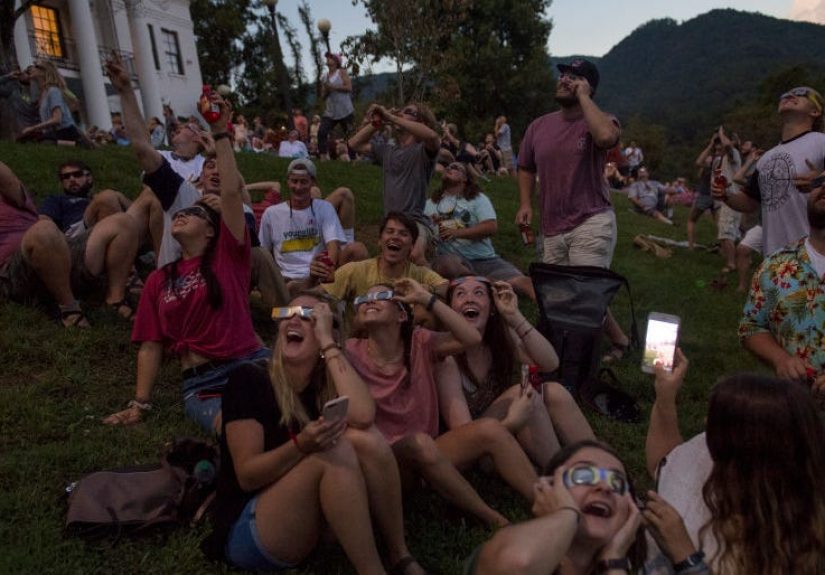 How to View the 2024 Solar Eclipse - Best Viewing Experience